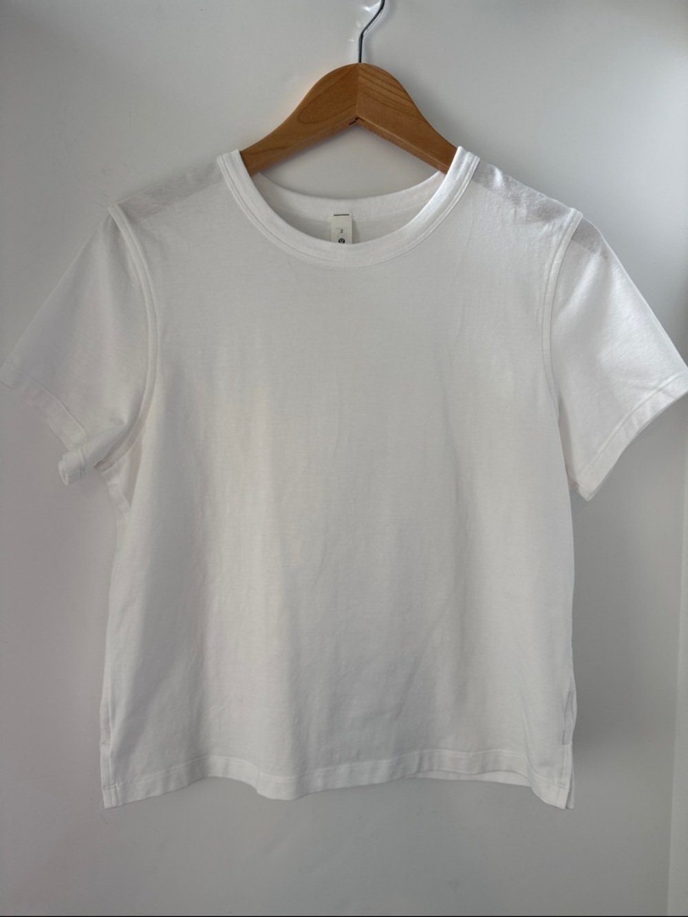 lululemon athletica White Crewneck Short Sleeve T-Shirt Size 2
